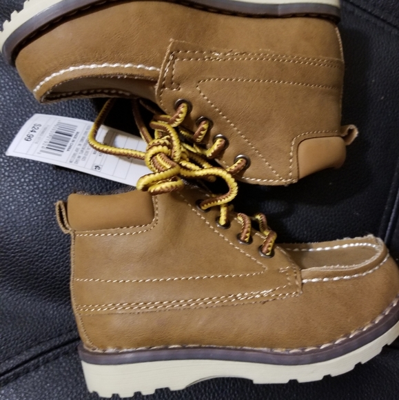 Shoes - Picture 5 of 5